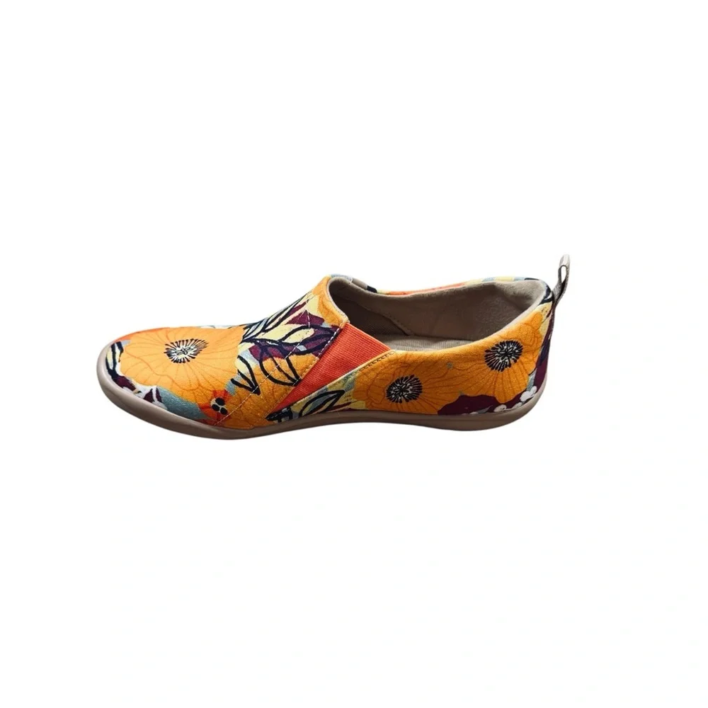 UIN Marigolds Toledo Floral Canvas Slip Ons